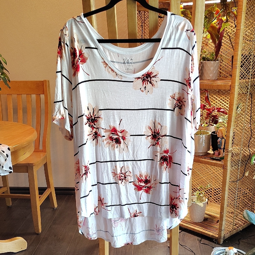 Floral Striped Women's Top 24/7 Maurices 3X